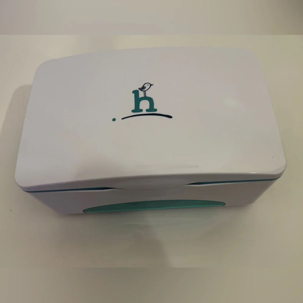 HICCAPOP Green and white wipes dispenser